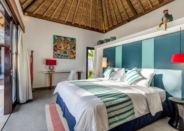 Villa Wonderful! Pool 4br Near